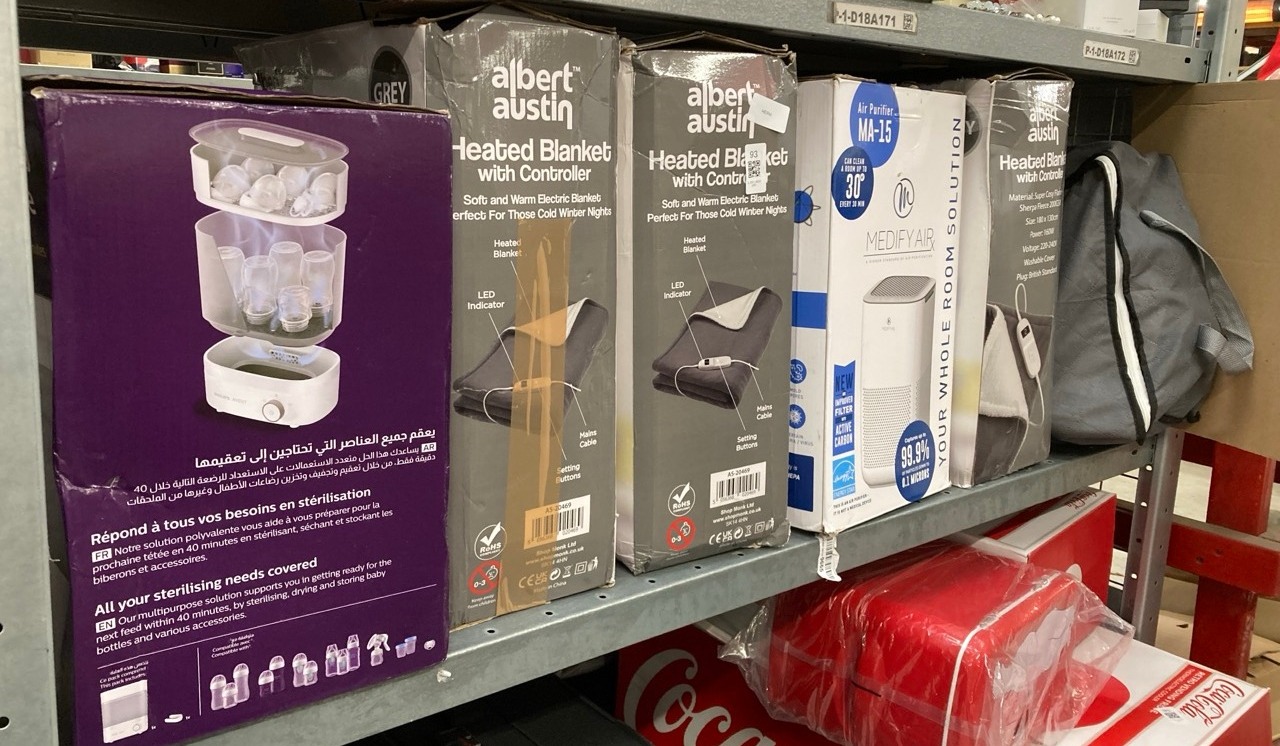 Lot 93  
            Edinburgh SR33 - Delivery Only 

                
QUANTITY OF KITCHEN & APPLIANCES ITEMS TO INCLUDE PHILIPS AVENT PREMIUM BABY BOTT...