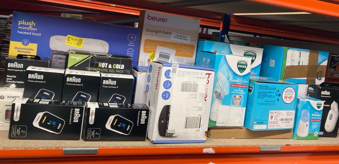 Lot 101  
            Edinburgh SR33 - Delivery Only 

                
QUANTITY OF HEALTH & BEAUTY ITEMS TO INCLUDE VICKS SINUS INHALER - SUITABLE DURIN...