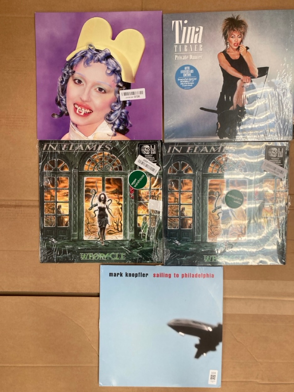 Lot 103  
            Edinburgh SR33 - Delivery Only 

                
QUANTITY OF VINYLS TO INCLUDE SAILING TO PHILADELPHIA [VINYL]: LOCATION - B RACK