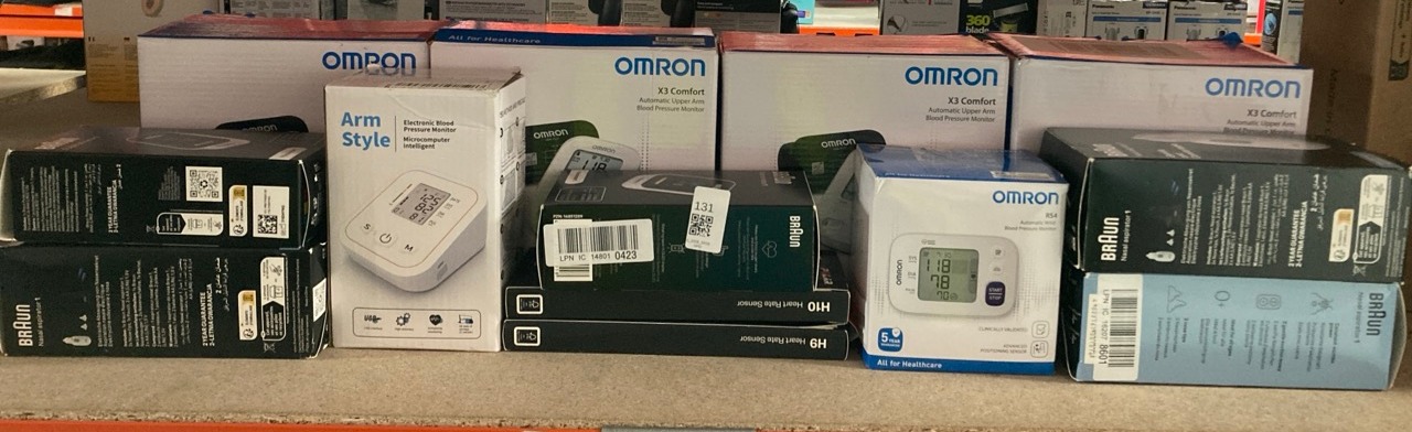 Lot 131  
            Edinburgh SR33 - Delivery Only 

                
QUANTITY OF HEALTH & BEAUTY ITEMS TO INCLUDE OMRON X3 COMFORT AUTOMATIC UPPER ARM...