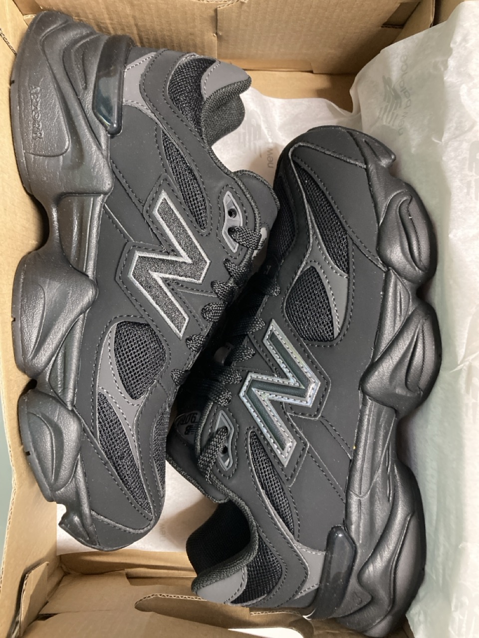 Lot 149  
            Edinburgh SR33 - Delivery Only 

                
NEW BALANCE SHOES 9060 CODE GC9060GE BLACK, BLACK, SIZE UK 4: LOCATION - B RACK