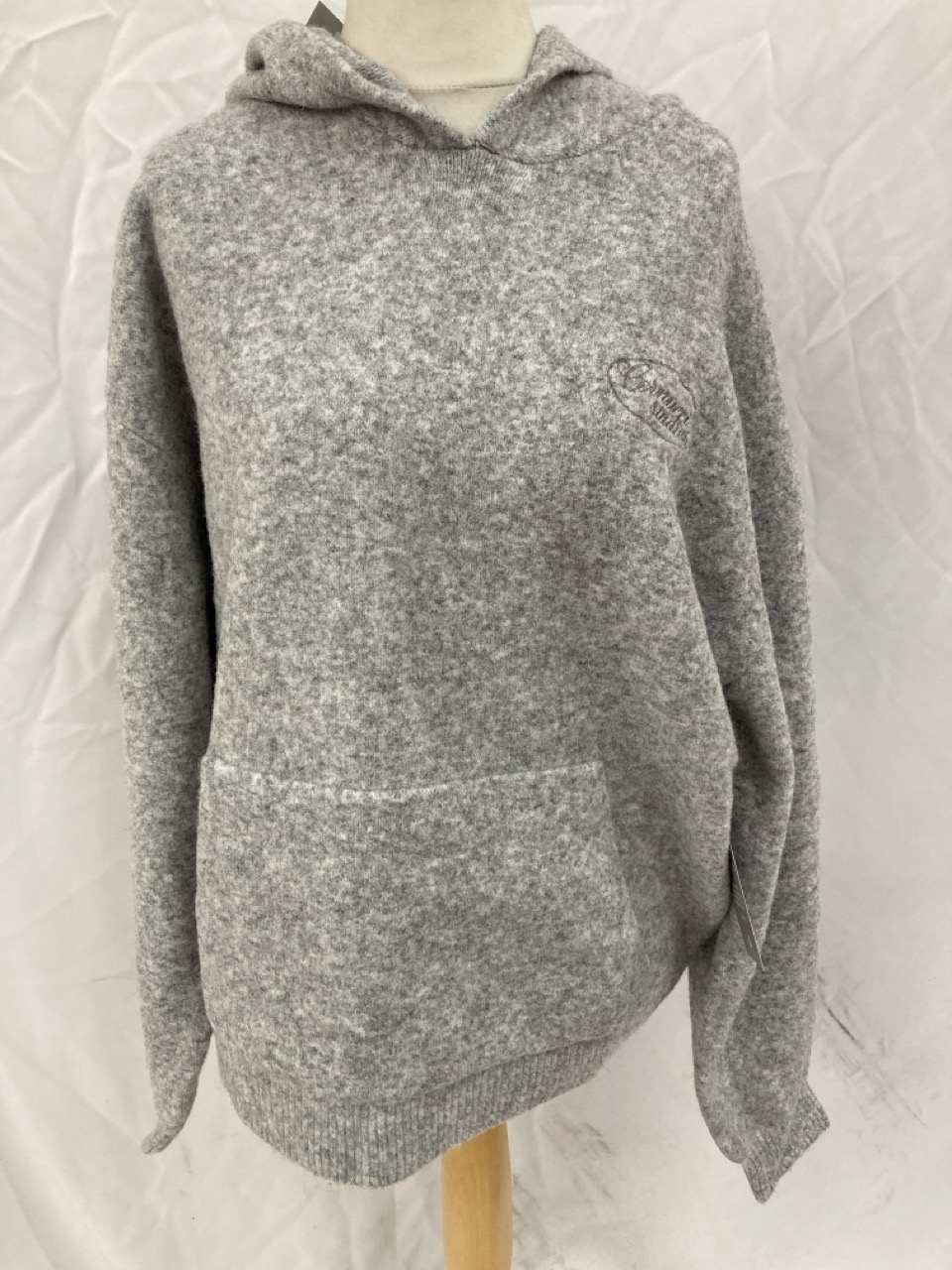 Lot 154  
            Edinburgh SR33 - Delivery Only 

                
CARNUCCI TEXTURED KNITTED HOODIE SIZE L + CARNUCCI TEXTURED KNITTED HOODIE SIZE M...