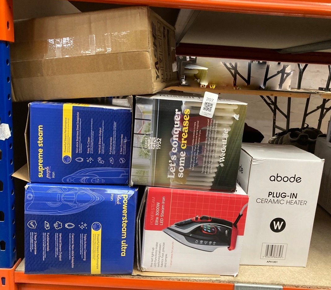 Lot 207  
            Edinburgh SR33 - Delivery Only 

                
QUANTITY OF KITCHEN & APPLIANCES ITEMS TO INCLUDE RUSSELL HOBBS SUPREME STEAM IRO...