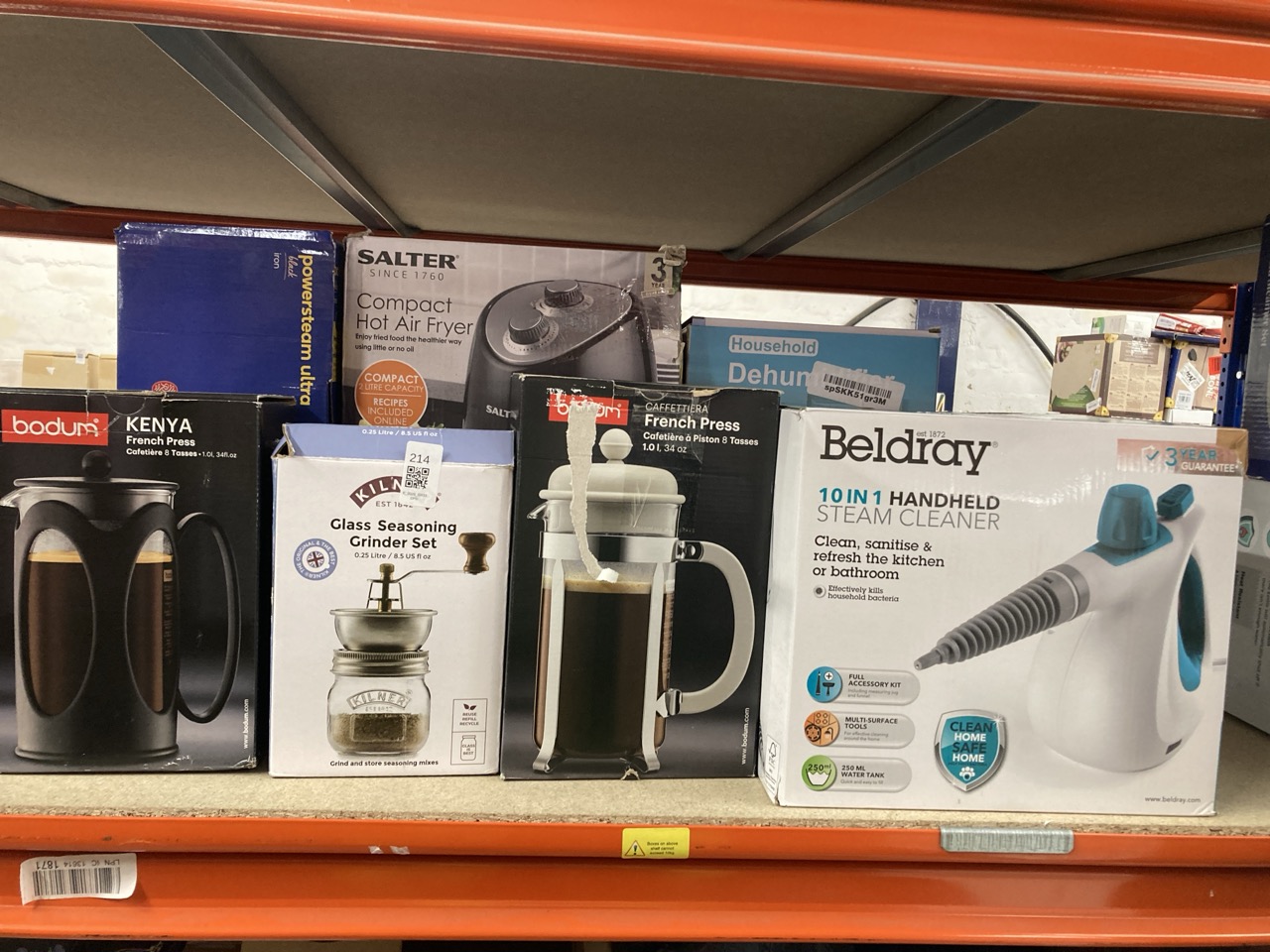 Lot 214  
            Edinburgh SR33 - Delivery Only 

                
QUANTITY OF ITEMS TO INCLUDE RUSSELL HOBBS STEAM IRON [3100W, 210 G/MIN EXTRA STE...