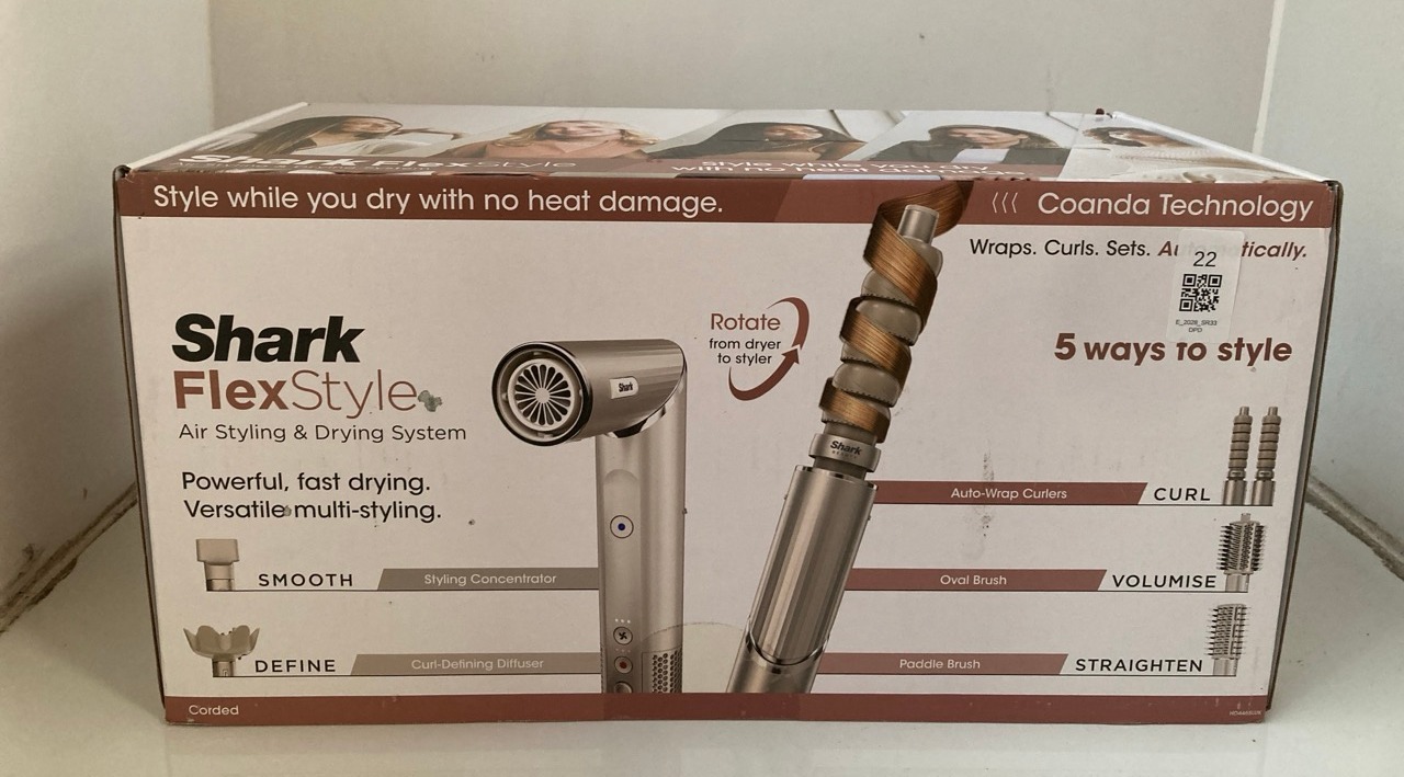 Lot 22  
            Edinburgh SR33 - Delivery Only 

                
SHARK FLEXSTYLE 5-IN-1 AIR STYLER & HAIR DRYER WITH AUTO-WRAP CURLERS, PADDLE BRU...