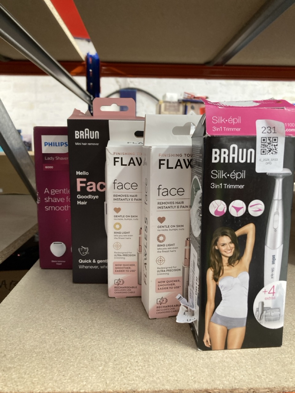 Lot 231  
            Edinburgh SR33 - Delivery Only 

                
QUANTITY OF HEALTH & BEAUTY ITEMS TO INCLUDE BRAUN SILK-EPIL BIKINI STYLER, 3-IN-...