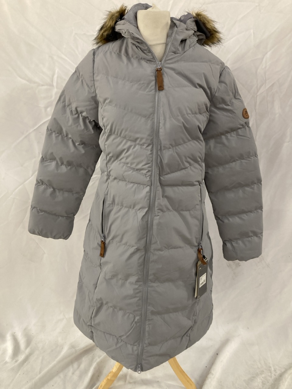 Lot 235  
            Edinburgh SR33 - Delivery Only 

                
TRESPASS CASUAL FEMALE JACKET SIZE L: LOCATION - C RACK