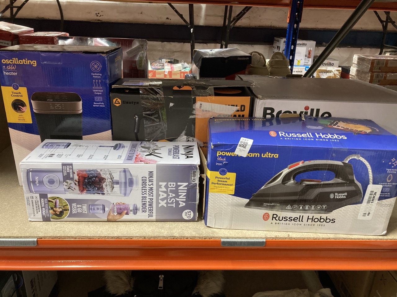 Lot 237  
            Edinburgh SR33 - Delivery Only 

                
QUANTITY OF KITCHEN & APPLIANCES ITEMS TO INCLUDE RUSSELL HOBBS STEAM IRON [3100W...
