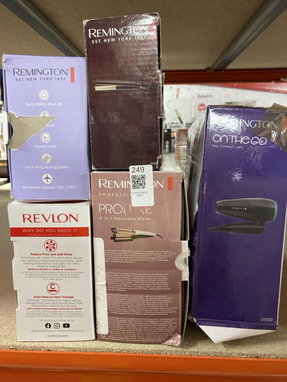 Lot 249  
            Edinburgh SR33 - Delivery Only 

                
QUANTITY OF HEALTH & BEAUTY ITEMS TO INCLUDE REMINGTON TRAVEL HAIR DRYER (DIFFUSE...
