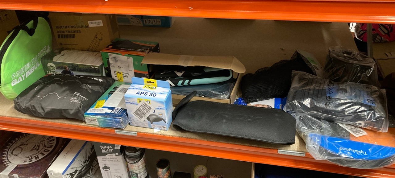 Lot 259  
            Edinburgh SR33 - Delivery Only 

                
QUANTITY OF SPORTS & EXERCISE ITEMS TO INCLUDE TETRA APS50 SILENT AQUARIUM AIR PU...