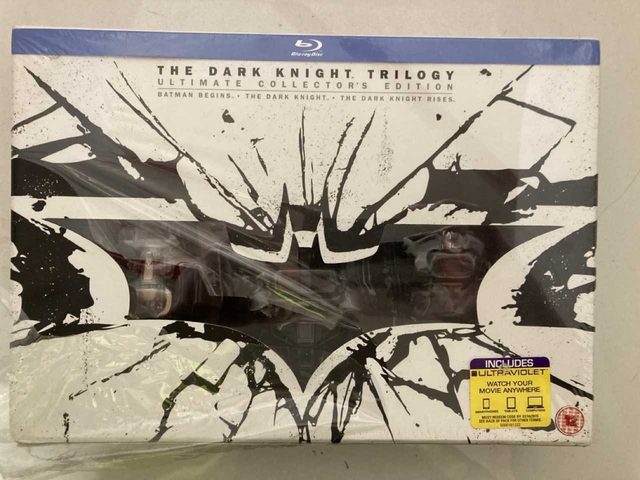 Lot 263  
            Edinburgh SR33 - Delivery Only 

                
THE DARK KNIGHT TRILOGY - ULTIMATE COLLECTOR'S EDITION [BLU-RAY]: LOCATION - C RACK