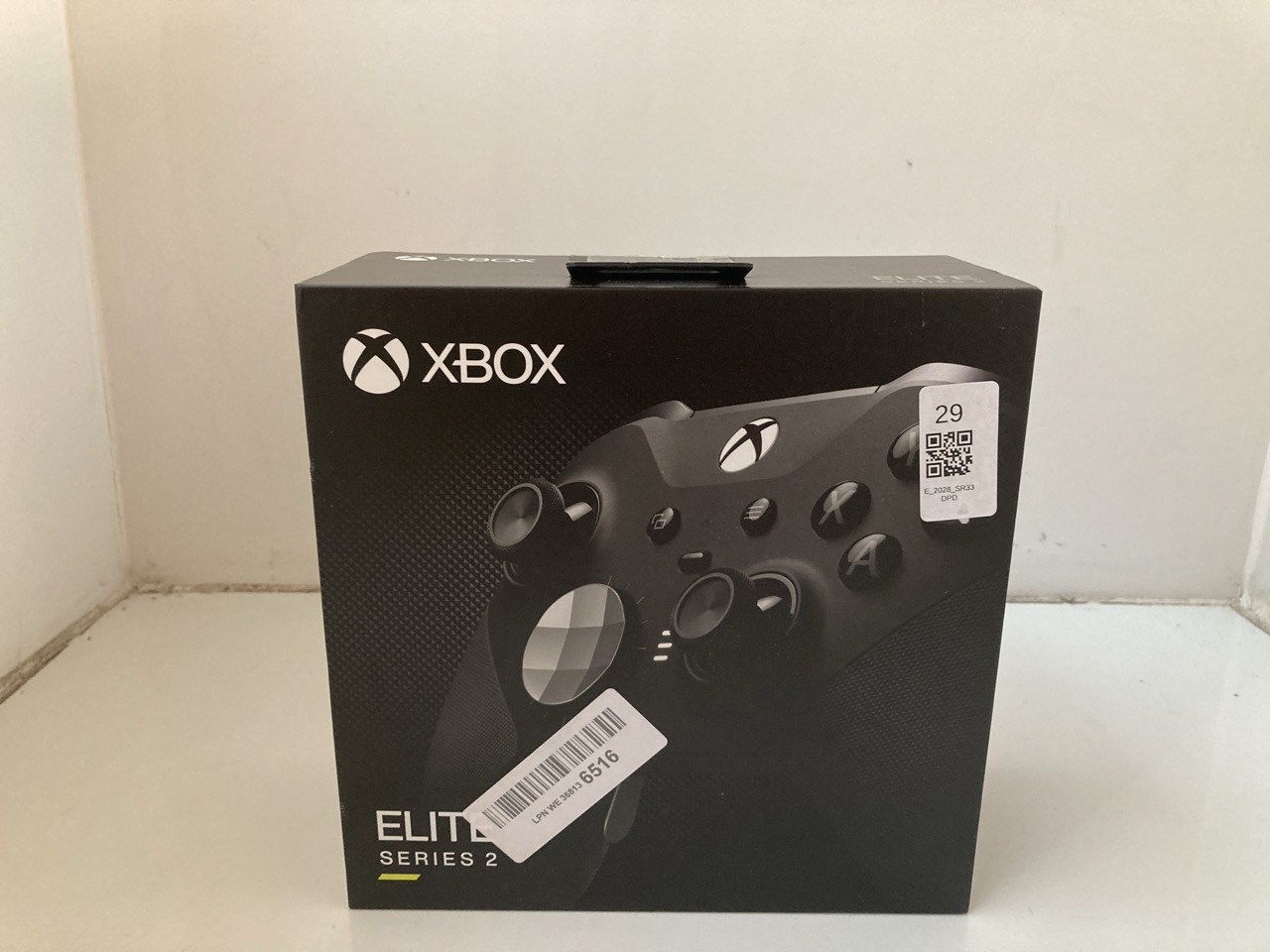 Lot 29  
            Edinburgh SR33 - Delivery Only 

                
XBOX ELITE SERIES 2 GAMING CONTROLLER: LOCATION - TOP 50