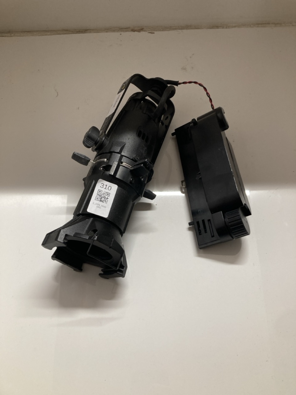 Lot 310  
            Edinburgh SR33 - Delivery Only 

                
PROJECTOR MINI SOURCE 4: LOCATION - D RACK