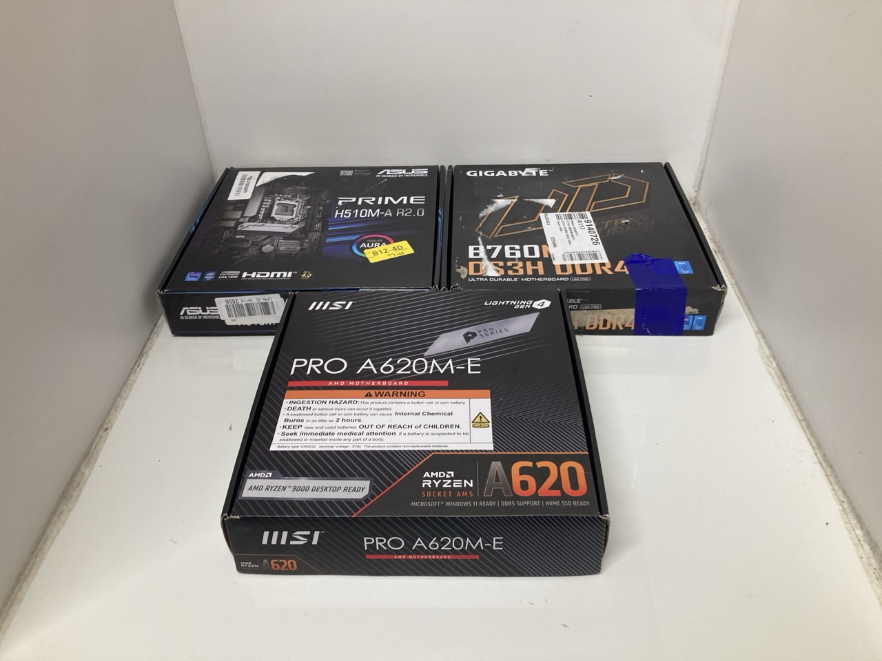 Lot 324  
            Edinburgh SR33 - Delivery Only 

                
QUANTITY OF TECH & GAMING ITEMS TO INCLUDE ASUS PRIME H510M-A MOTHERBOARD: LOCATI...