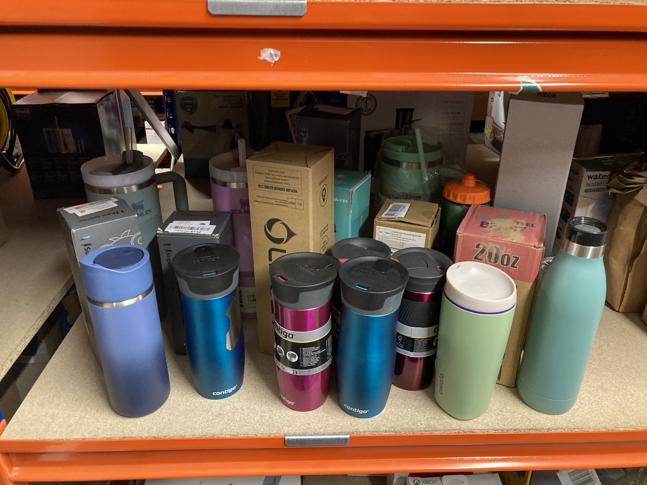 Lot 327  
            Edinburgh SR33 - Delivery Only 

                
QUANTITY OF ITEMS TO INCLUDE CONTIGO WEST LOOP AUTOSEAL TRAVEL MUG, STAINLESS STE...