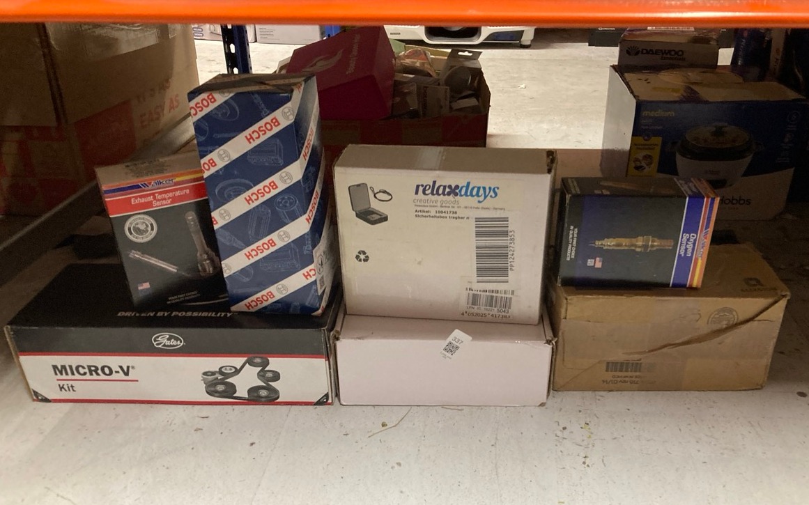 Lot 337  
            Edinburgh SR33 - Delivery Only 

                
QUANTITY OF TOOLS & HOME IMPROVEMENT ITEMS TO INCLUDE BOSCH 0986357149 - IGNITION...