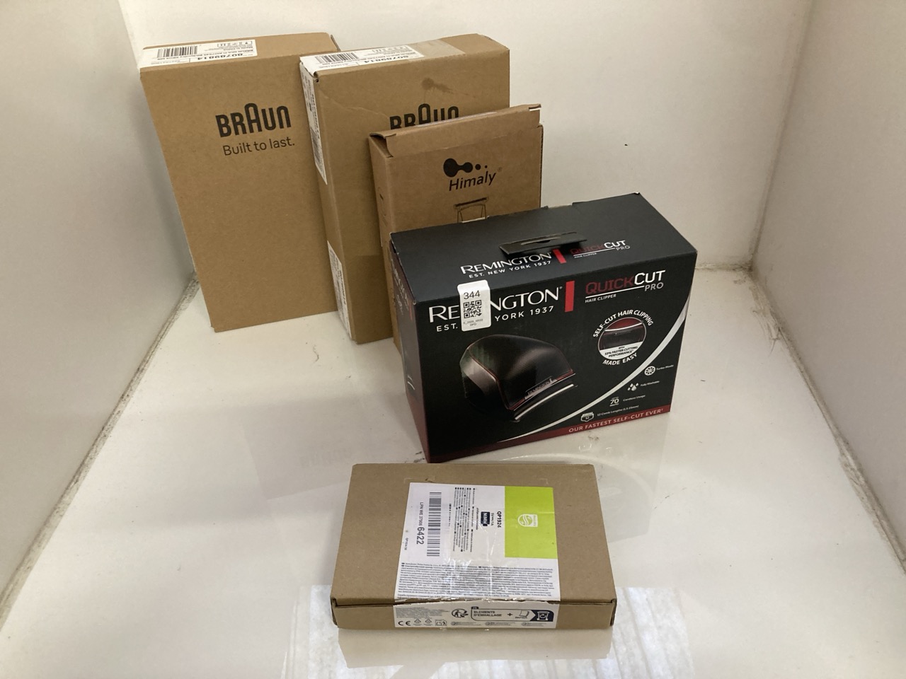 Lot 344  
            Edinburgh SR33 - Delivery Only 

                
QUANTITY OF HEALTH & BEAUTY ITEMS TO INCLUDE BRAUN SERIES 7 ALL-IN-ONE GROOMING F...