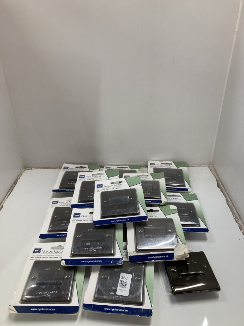 Lot 356  
            Edinburgh SR33 - Delivery Only 

                
QUANTITY OF TOOLS & HOME IMPROVEMENT ITEMS TO INCLUDE 14 X BG ELECTRICAL NBN15 BL...