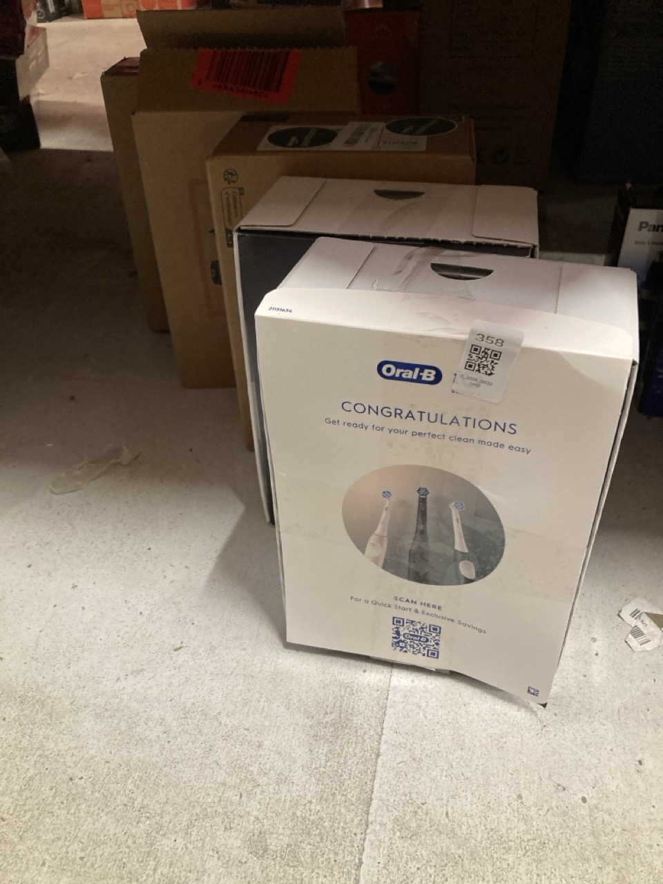 Lot 358  
            Edinburgh SR33 - Delivery Only 

                
QUANTITY OF HEALTH & BEAUTY ITEMS TO INCLUDE ORAL-B IO SERIES 3 ELECTRIC TOOTHBRU...