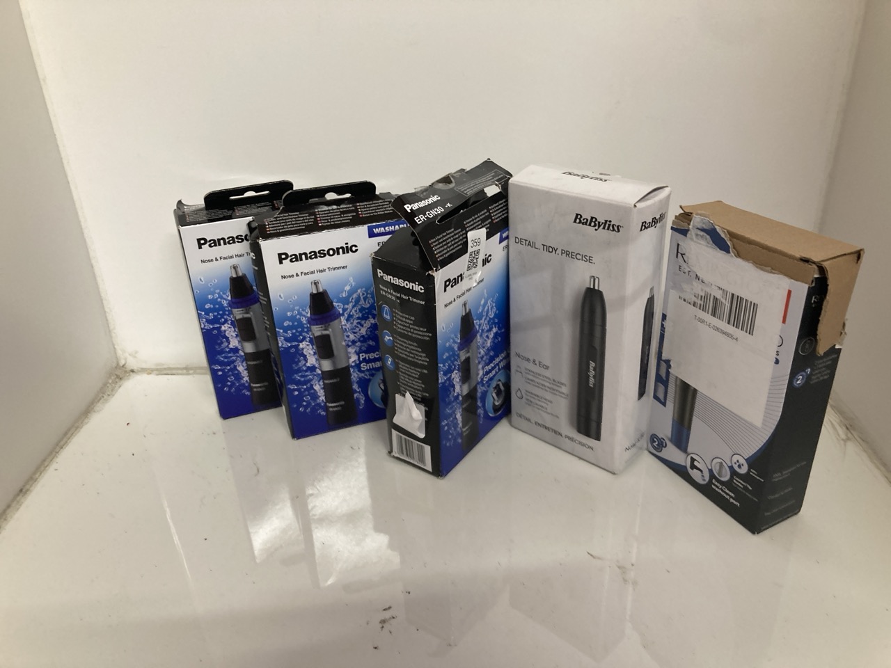 Lot 359  
            Edinburgh SR33 - Delivery Only 

                
QUANTITY OF HEALTH & BEAUTY ITEMS TO INCLUDE PANASONIC NOSE & FACIAL HAIR REMOVER...