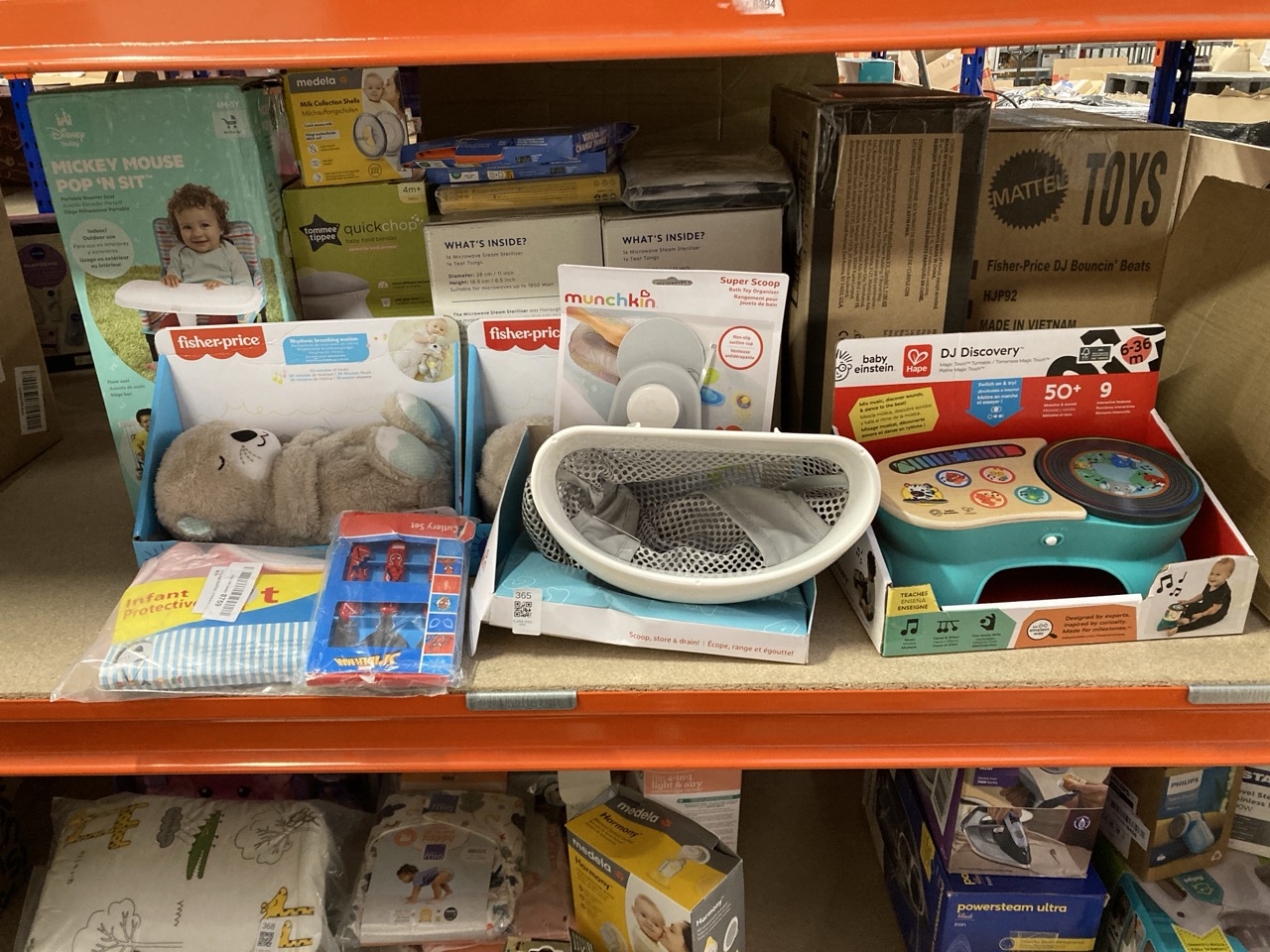 Lot 365  
            Edinburgh SR33 - Delivery Only 

                
QUANTITY OF BABY & TODDLER ITEMS TO INCLUDE FISHER-PRICE SOOTHE 'N SNUGGLE OTTER ...