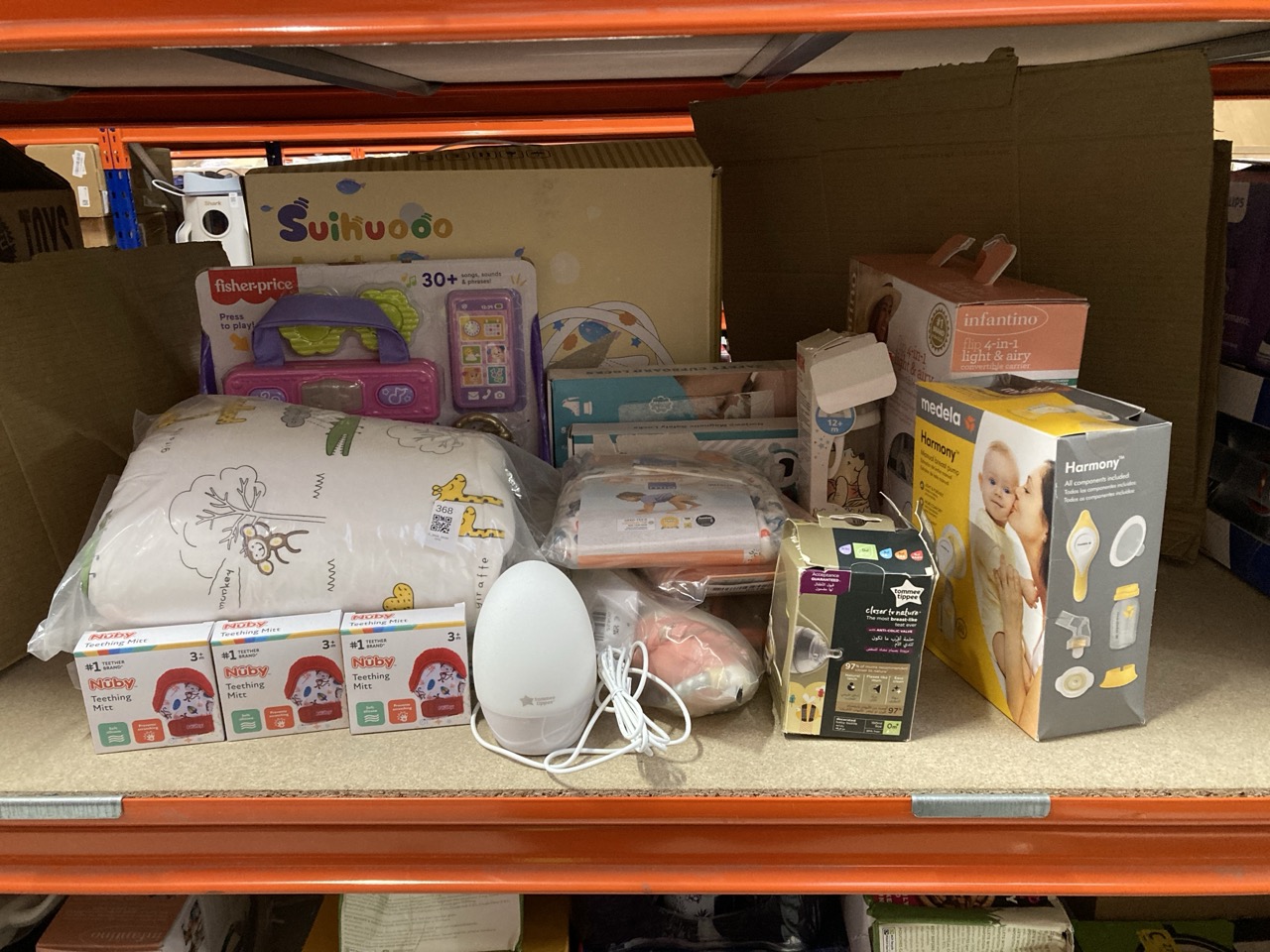 Lot 368  
            Edinburgh SR33 - Delivery Only 

                
QUANTITY OF BABY & TODDLER ITEMS TO INCLUDE MEDELA HARMONY MANUAL BREAST PUMP, CO...