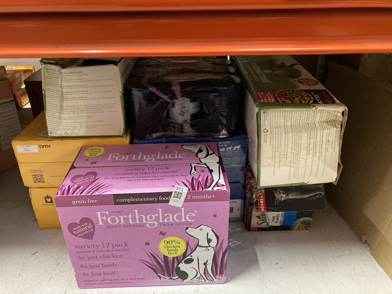 Lot 371  
            Edinburgh SR33 - Delivery Only 

                
QUANTITY OF PET PRODUCTS TO INCLUDE FORTHGLADE 12 PACK DOG FOOD (BEST BEFORE 05/2...