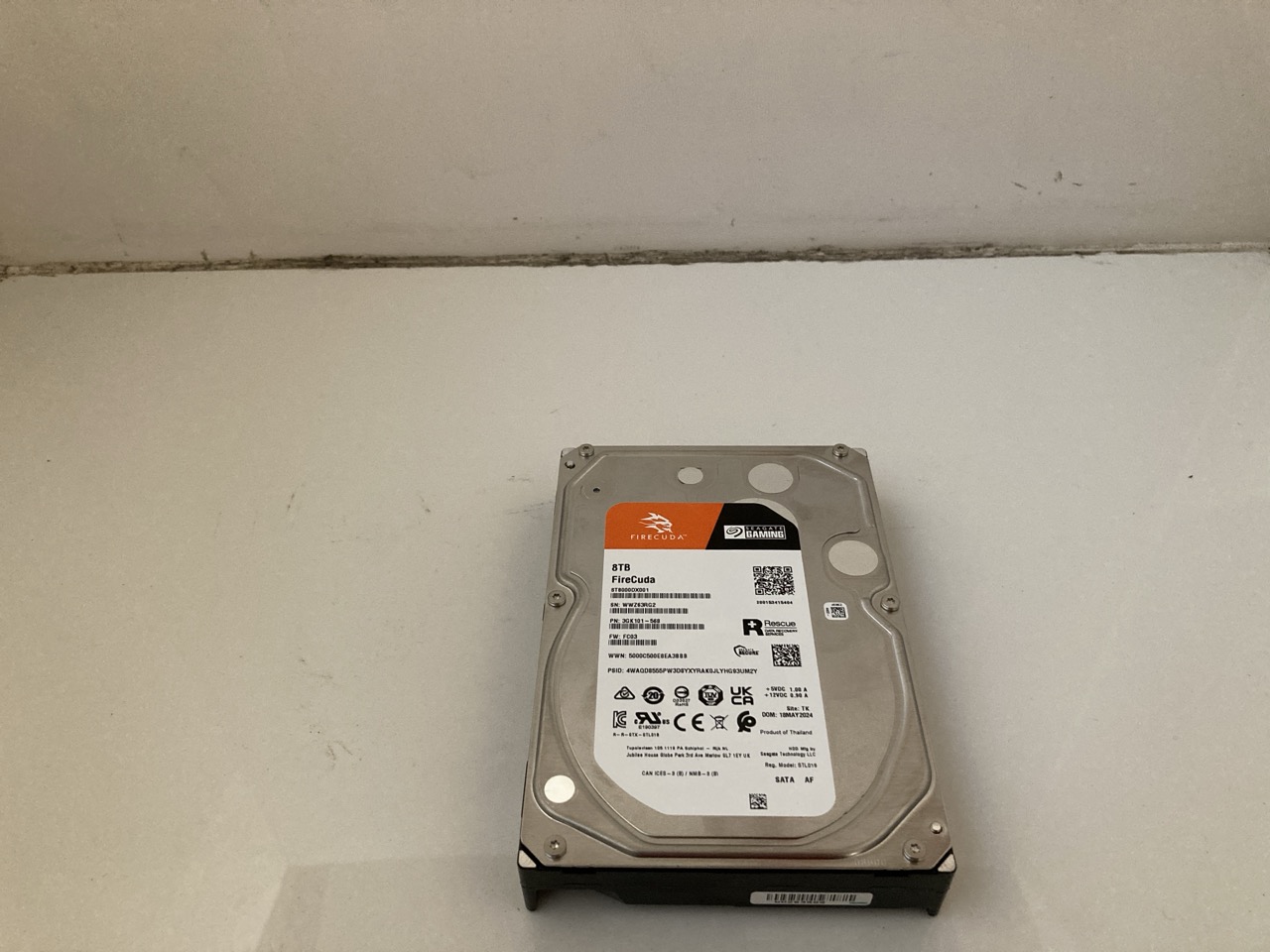 Lot 37  
            Edinburgh SR33 - Delivery Only 

                
SEAGATE 8TB FIRECUDA SATA 3.5" HDD (ORIGINAL RRP - £209): MODEL NO ST8000DX001  [...