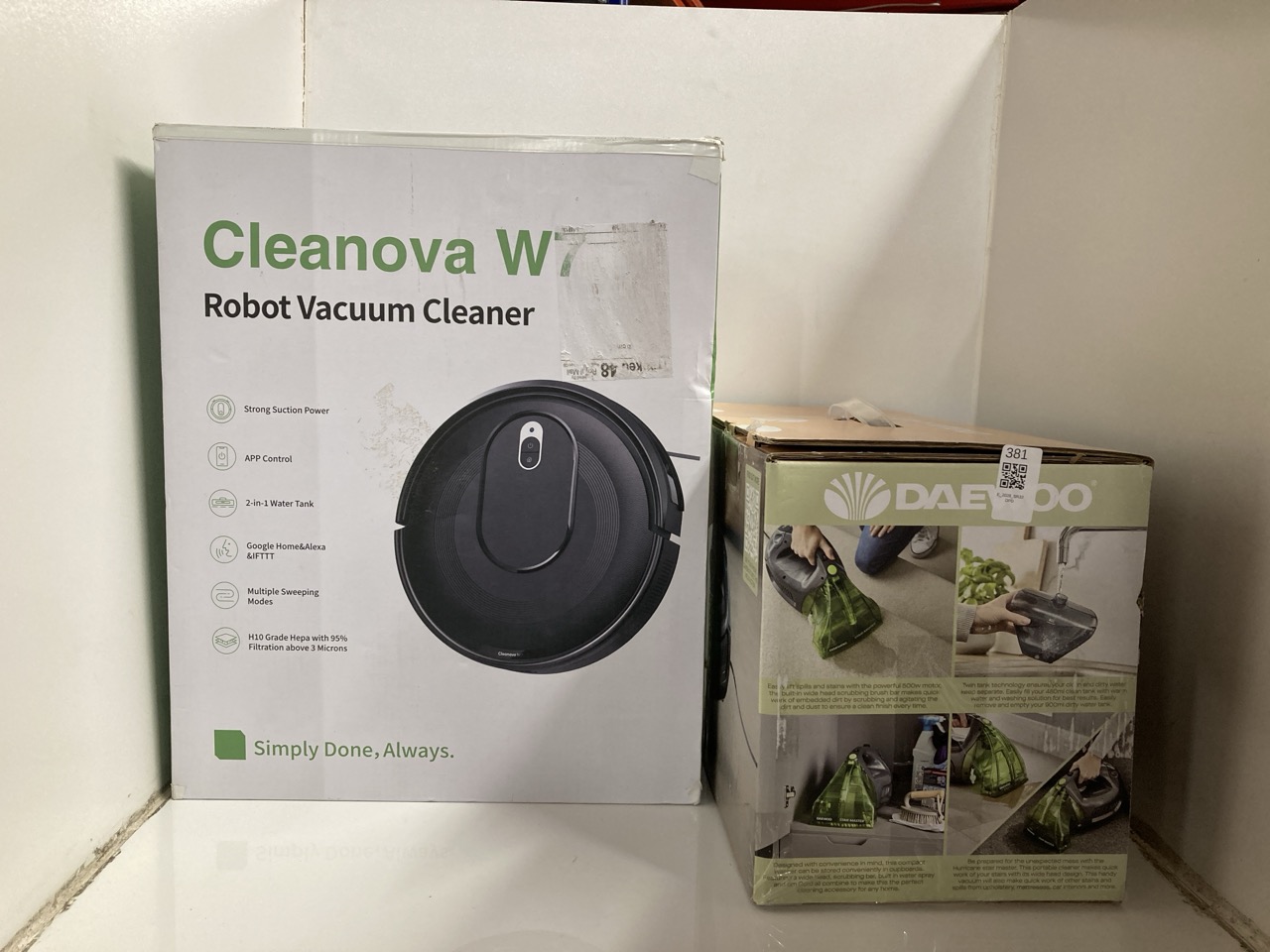 Lot 381  
            Edinburgh SR33 - Delivery Only 

                
DAEWOO STAIRMASTER CORDED SPORT WASHER + CLEAN NOVA ROBOT HOOVER : LOCATION - E RACK