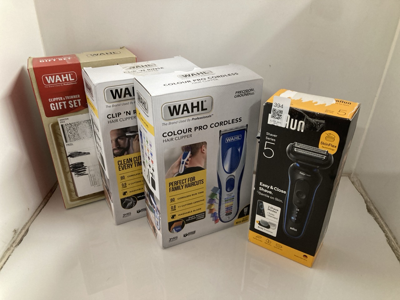 Lot 394  
            Edinburgh SR33 - Delivery Only 

                
QUANTITY OF HEALTH & BEAUTY ITEMS TO INCLUDE BRAUN SERIES 5 ELECTRIC SHAVER: LOCA...