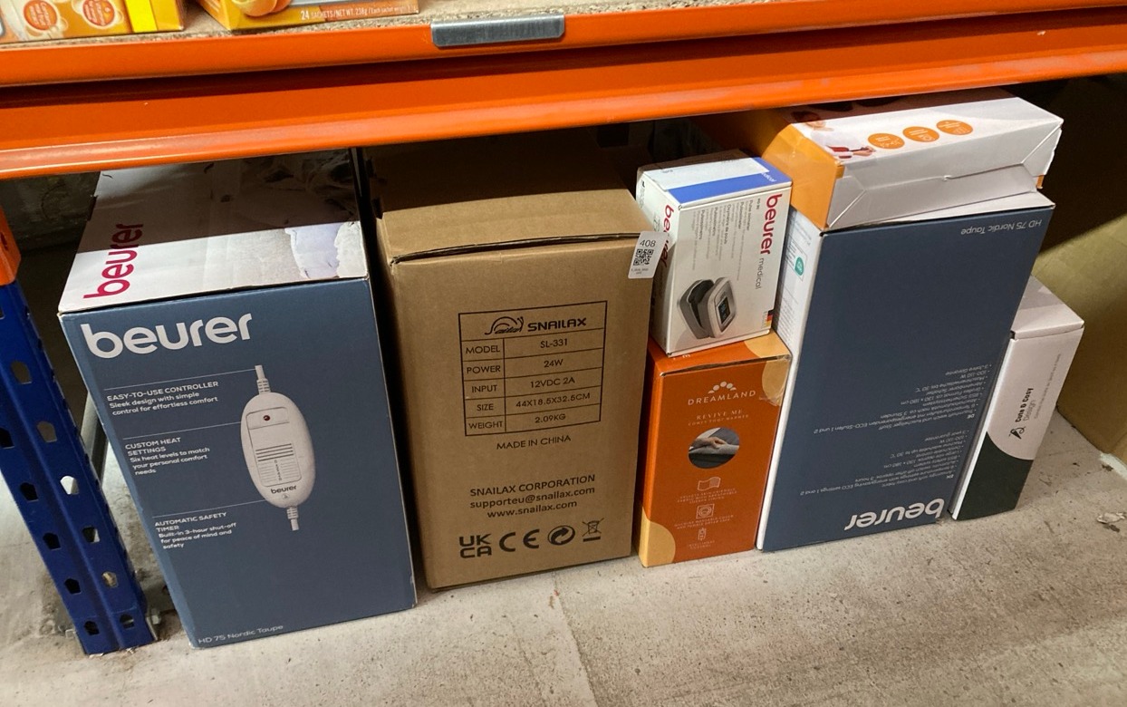 Lot 408  
            Edinburgh SR33 - Delivery Only 

                
QUANTITY OF HEALTH & BEAUTY ITEMS TO INCLUDE BEURER HK55 EASY-FIX MULTIFUNCTIONAL...