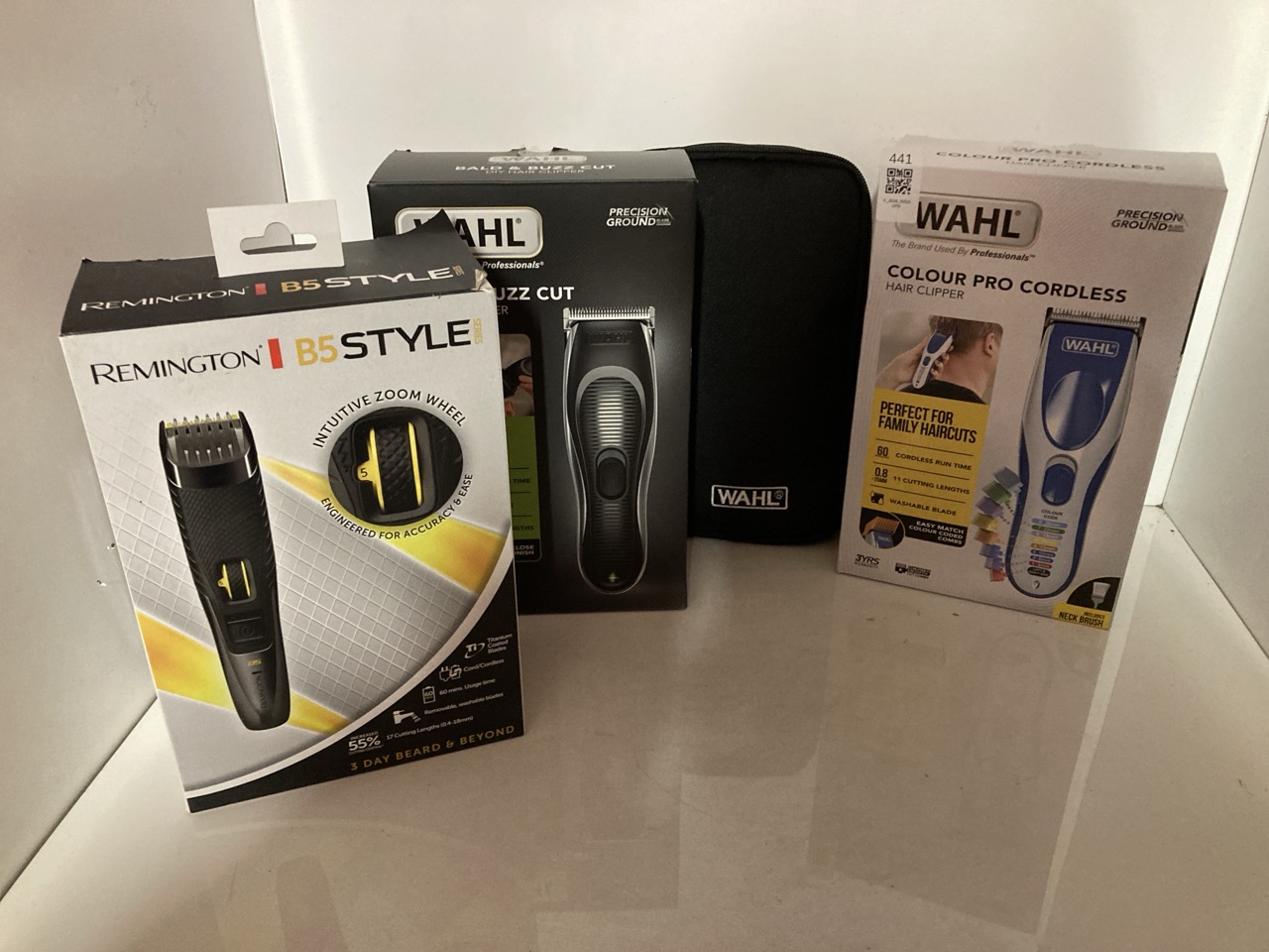 Lot 441  
            Edinburgh SR33 - Delivery Only 

                
QUANTITY OF HEALTH & BEAUTY ITEMS TO INCLUDE WAHL BALD AND BUZZ CUT HAIR CLIPPER,...