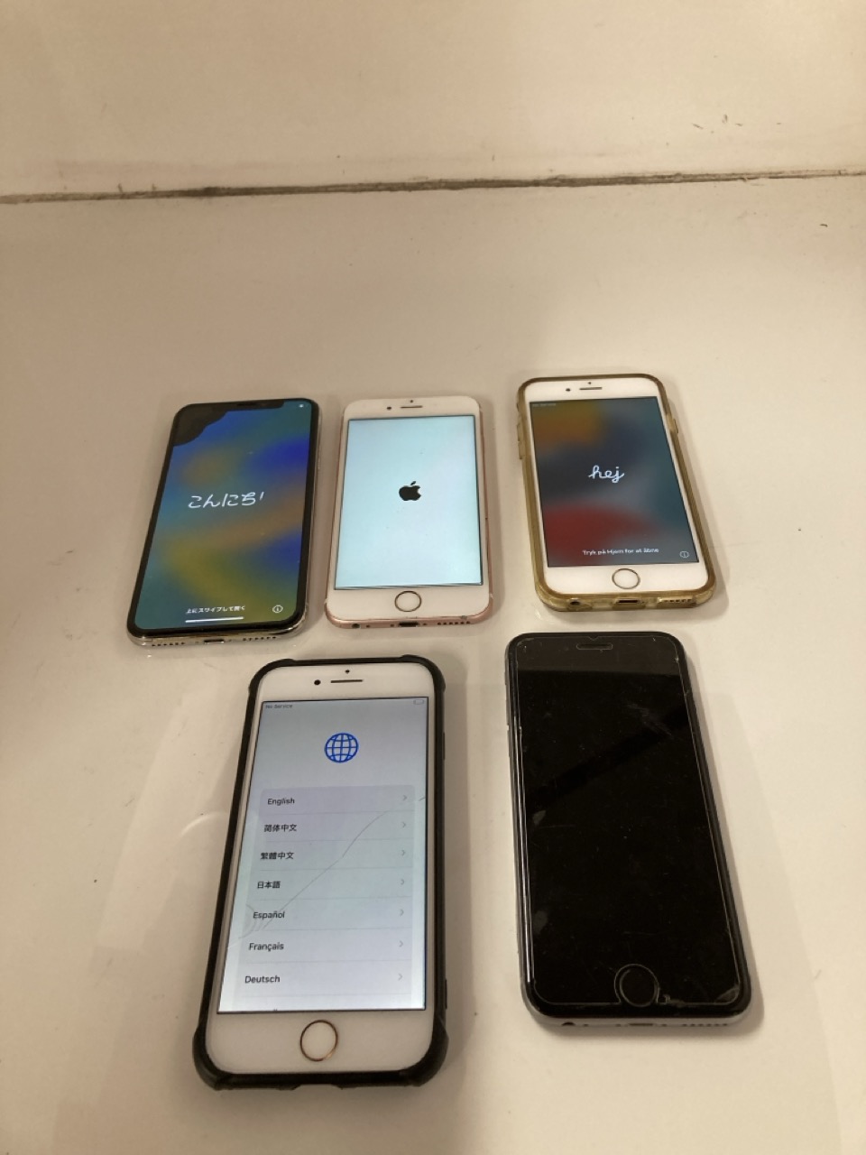 Lot 454  
            Edinburgh SR33 - Delivery Only 

                
X5 ASSORTED APPLE SMARTPHONES TO INCLUDE IPHONE X 64GB (A1901 MQAD2MY/A).  [JPTE1...