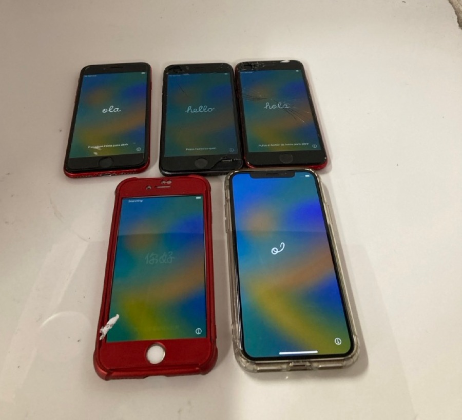 Lot 455  
            Edinburgh SR33 - Delivery Only 

                
X5 ASSORTED APPLE SMARTPHONES TO INCLUDE IPHONE X 64GB (A1901 MQAD2B/A).  [JPTE10...