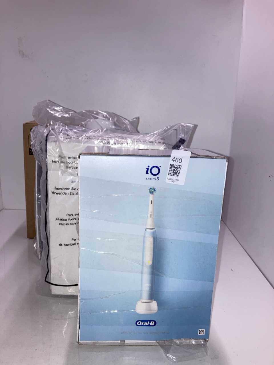 Lot 460  
            Edinburgh SR33 - Delivery Only 

                
QUANTITY OF HEALTH & BEAUTY ITEMS TO INCLUDE IO SERIES 3 ELECTRIC TOOTHBRUSH: LOC...