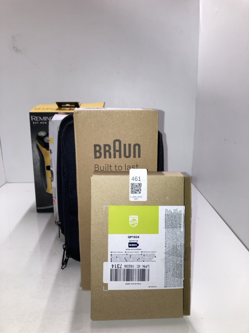 Lot 461  
            Edinburgh SR33 - Delivery Only 

                
QUANTITY OF HEALTH & BEAUTY ITEMS TO INCLUDE BRAUN BEARD TRIMMER SERIES 3, PLUS 4...