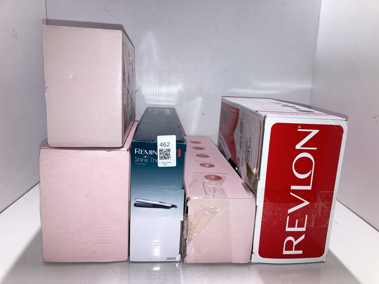 Lot 462  
            Edinburgh SR33 - Delivery Only 

                
QUANTITY OF HEALTH & BEAUTY ITEMS TO INCLUDE REMINGTON SHINE THERAPY HAIR STRAIGH...