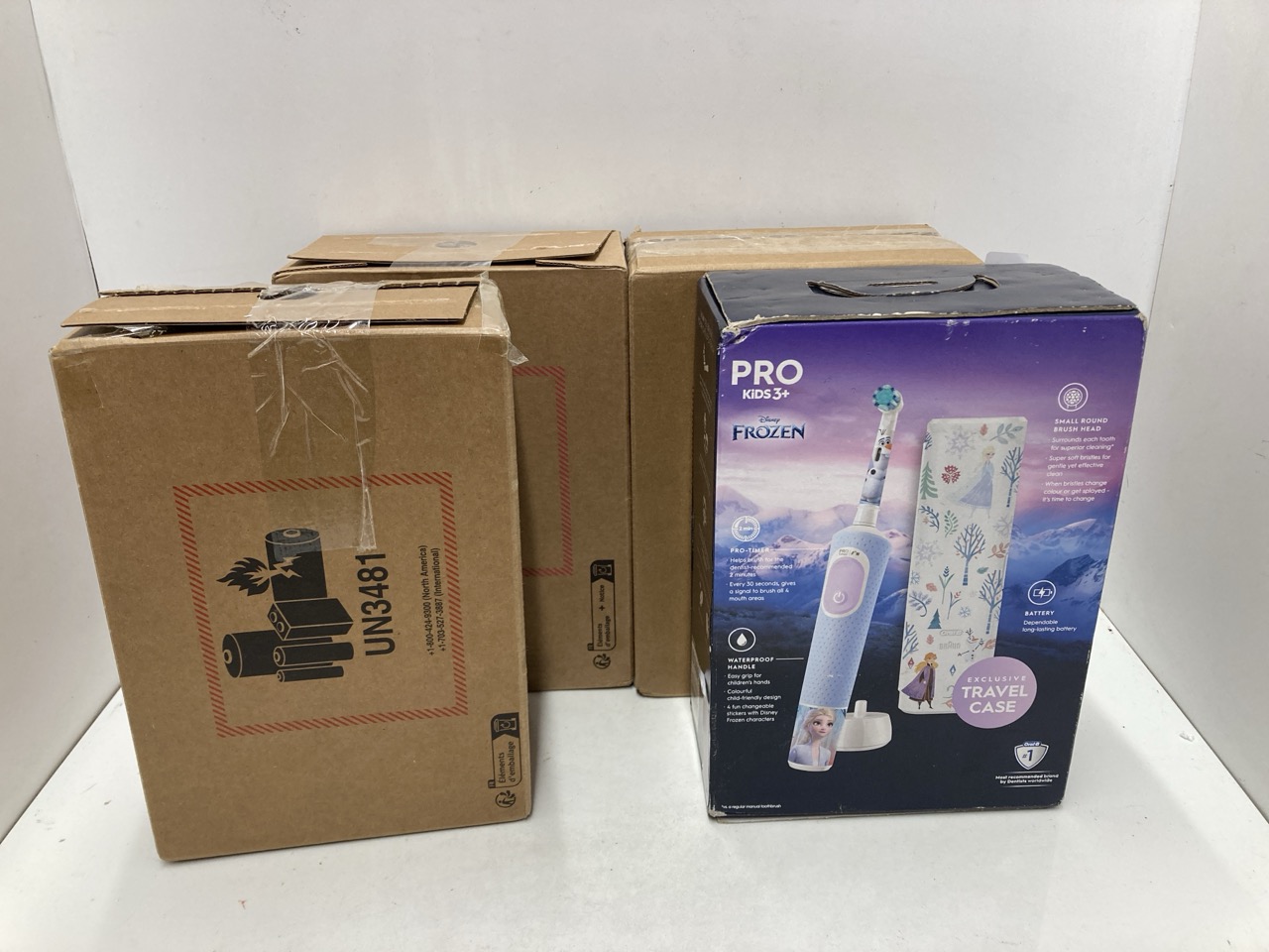 Lot 481  
            Edinburgh SR33 - Delivery Only 

                
QUANTITY OF HEALTH & BEAUTY ITEMS TO INCLUDE ORAL-B PRO KIDS ELECTRIC TOOTHBRUSH,...