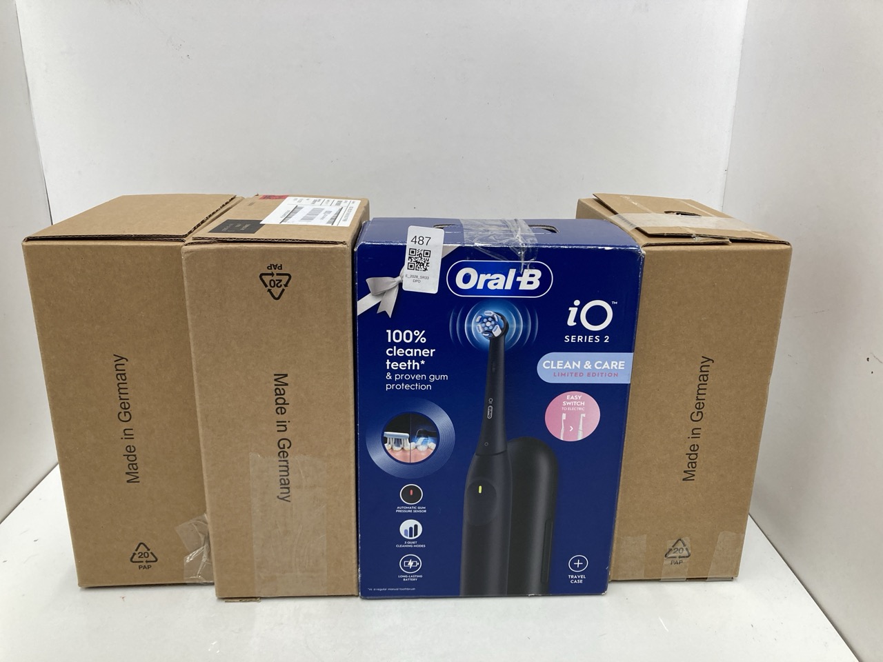 Lot 487  
            Edinburgh SR33 - Delivery Only 

                
QUANTITY OF HEALTH & BEAUTY ITEMS TO INCLUDE ORAL-B IO2 NIGHT BLACK ELECTRIC TOOT...