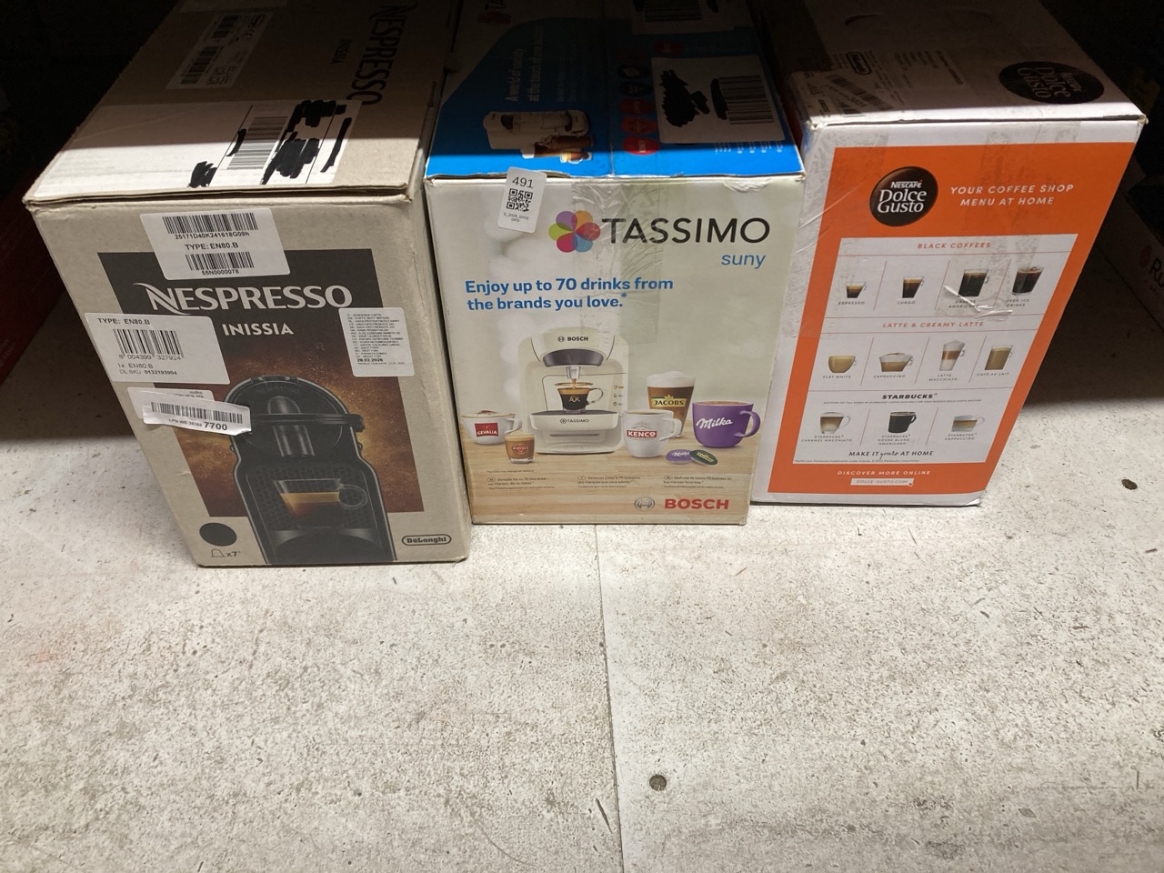 Lot 491  
            Edinburgh SR33 - Delivery Only 

                
QUANTITY OF KITCHEN & APPLIANCES ITEMS TO INCLUDE NESPRESSO DELONGHI EN 80.B - IN...