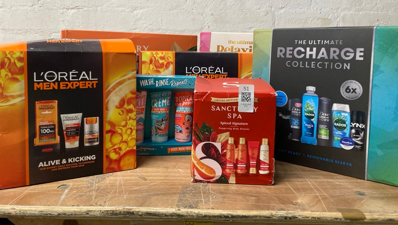 Lot 51  
            Edinburgh SR33 - Delivery Only 

                
QUANTITY OF HEALTH & BEAUTY ITEMS TO INCLUDE L'ORÉAL PARIS MEN EXPERT ALIVE & KIC...