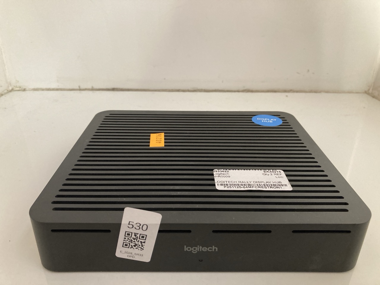 Lot 530  
            Edinburgh SR33 - Delivery Only 

                
LOGITECH RALLY DISPLAY HUB MODEL V-R0009: LOCATION - F RACK