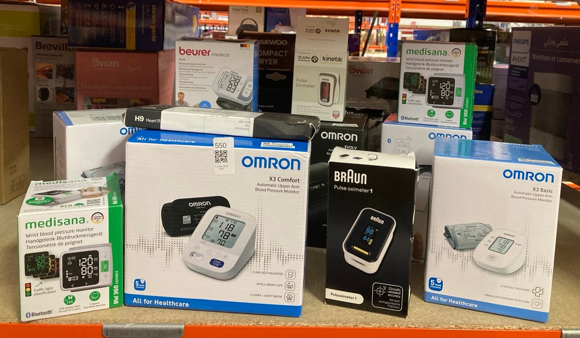 Lot 550  
            Edinburgh SR33 - Delivery Only 

                
QUANTITY OF HEALTH & BEAUTY ITEMS TO INCLUDE OMRON X2 BASIC AUTOMATIC UPPER ARM B...