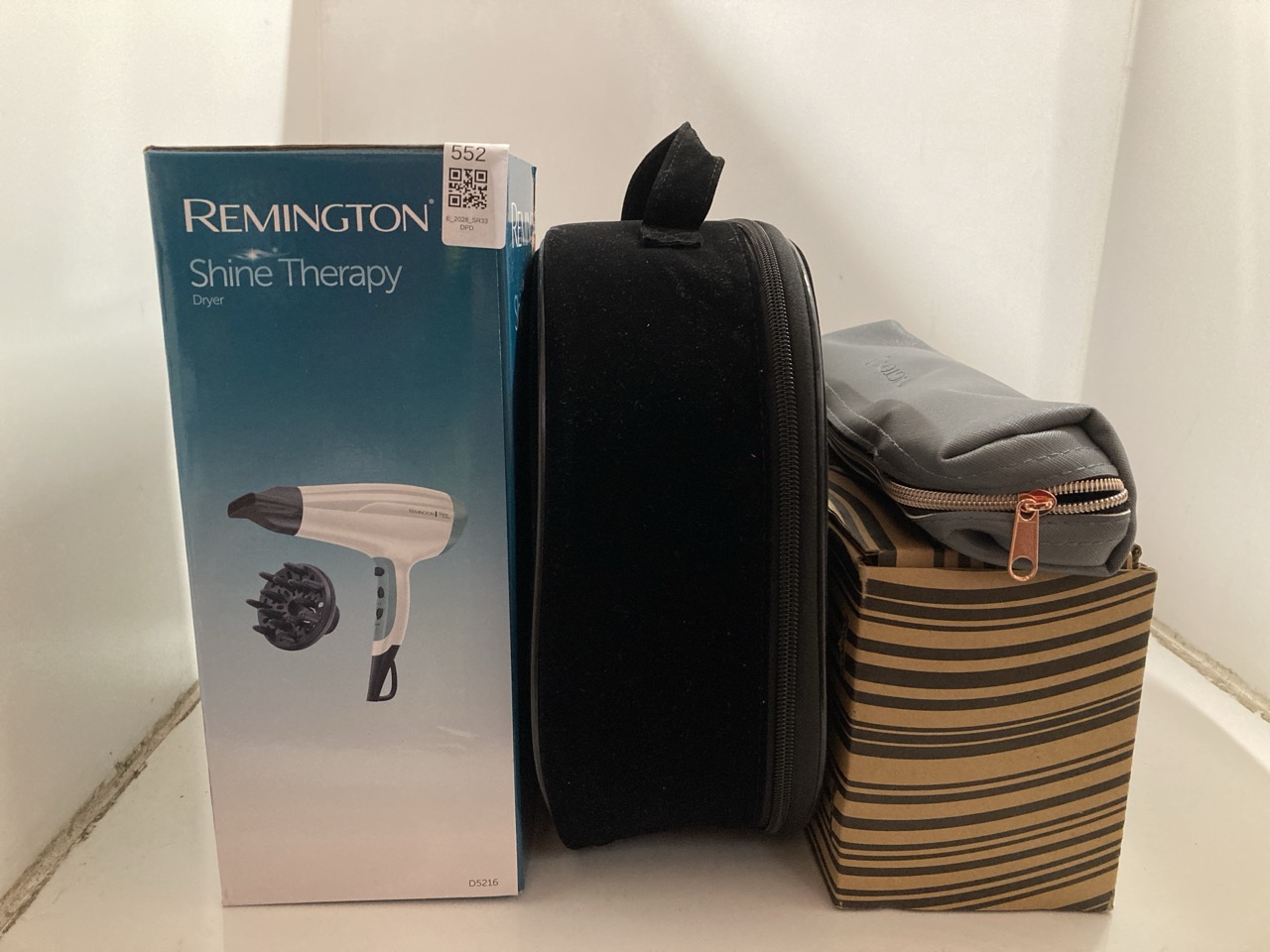 Lot 552  
            Edinburgh SR33 - Delivery Only 

                
QUANTITY OF HEALTH & BEAUTY ITEMS TO INCLUDE REMINGTON SHINE THERAPY HAIR DRYER D...