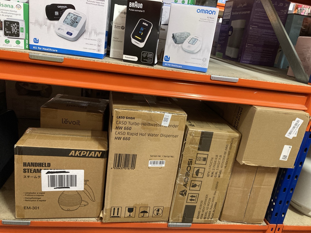 Lot 553  
            Edinburgh SR33 - Delivery Only 

                
QUANTITY OF KITCHEN AND APPLIANCES TO INCLUDE AKPAIAN HANDHELD STEAMER : LOCATION...