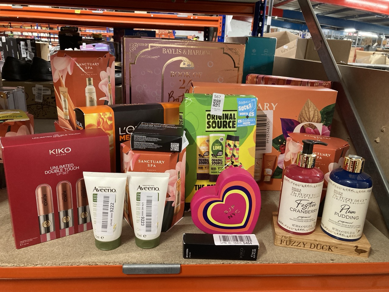 Lot 567  
            Edinburgh SR33 - Delivery Only 

                
QUANTITY OF HEALTH & BEAUTY ITEMS TO INCLUDE KIKO MILANO UNLIMITED DOUBLE TOUCH L...