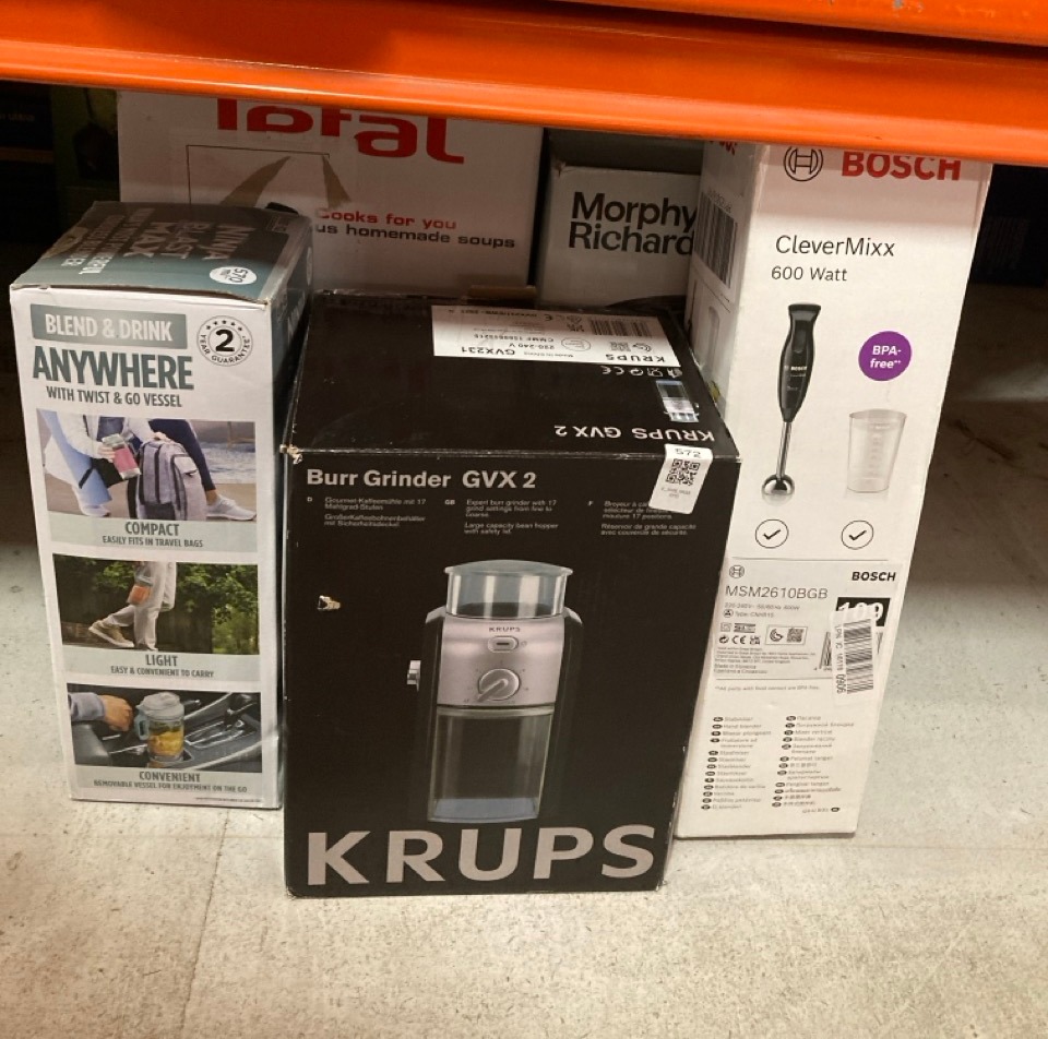 Lot 572  
            Edinburgh SR33 - Delivery Only 

                
QUANTITY OF KITCHEN & APPLIANCES ITEMS TO INCLUDE MORPHY RICHARDS 1.6L CLARITY SO...