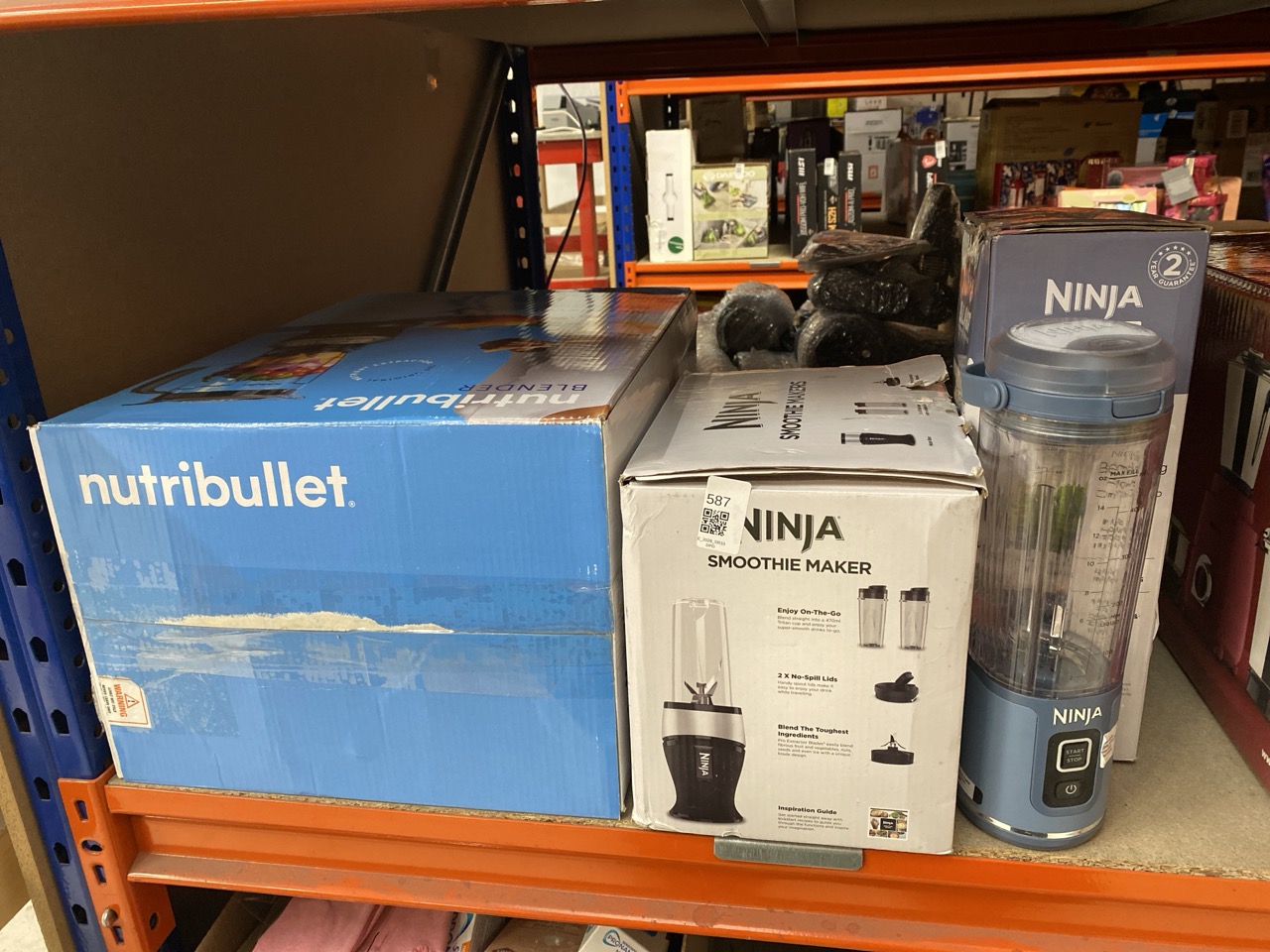 Lot 587  
            Edinburgh SR33 - Delivery Only 

                
QUANTITY OF KITCHEN & APPLIANCES ITEMS TO INCLUDE NINJA 700W SLIM BLENDER & SMOOT...