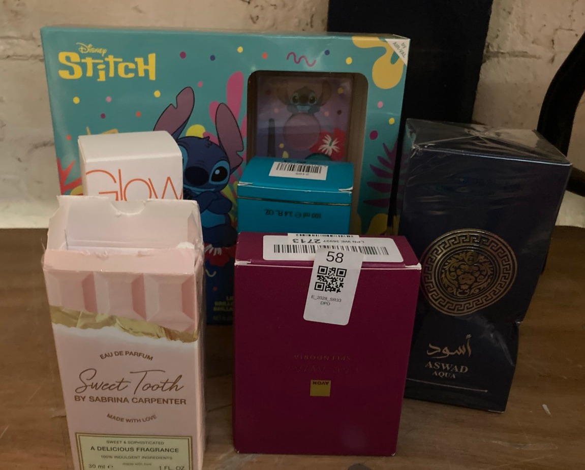 Lot 58  
            Edinburgh SR33 - Delivery Only 

                
QUANTITY OF HEALTH & BEAUTY ITEMS TO INCLUDE ASWAD AQUA UNISEX EAU DE PARFUM, 100...