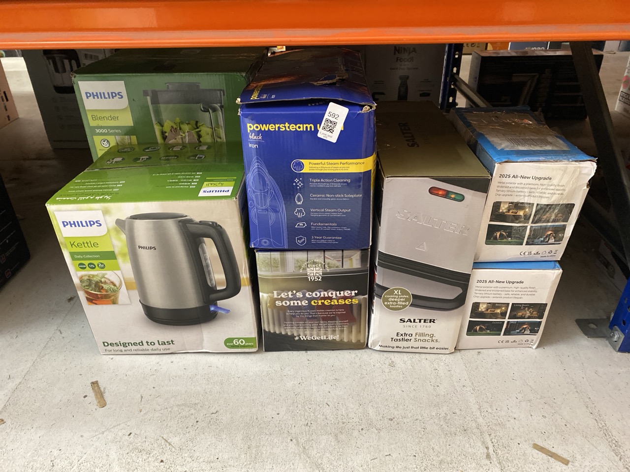 Lot 592  
            Edinburgh SR33 - Delivery Only 

                
QUANTITY OF KITCHEN & APPLIANCES ITEMS TO INCLUDE RUSSELL HOBBS STEAM IRON [3100W...